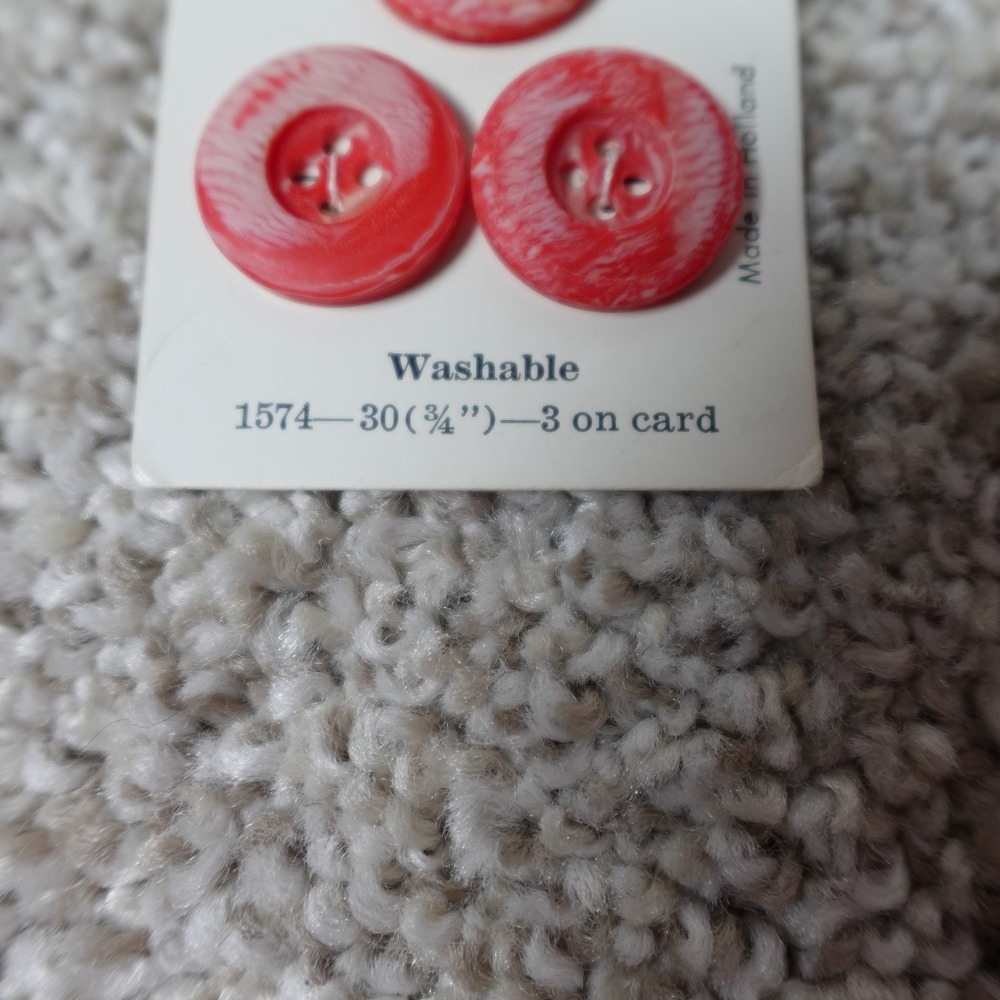 Vintage La Petite Lansing Red White Marbled Buttons 3/4 Inch 3 Count Holland - Picture 2 of 3
